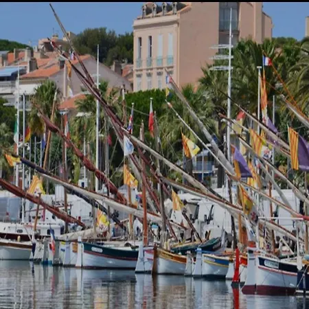 Sejournez A 100 M De La Plage, Clim,wifi,parking,centre A 5 M