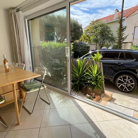 Sejournez A 100 M De La Plage, Clim,wifi,parking,centre A 5 M *